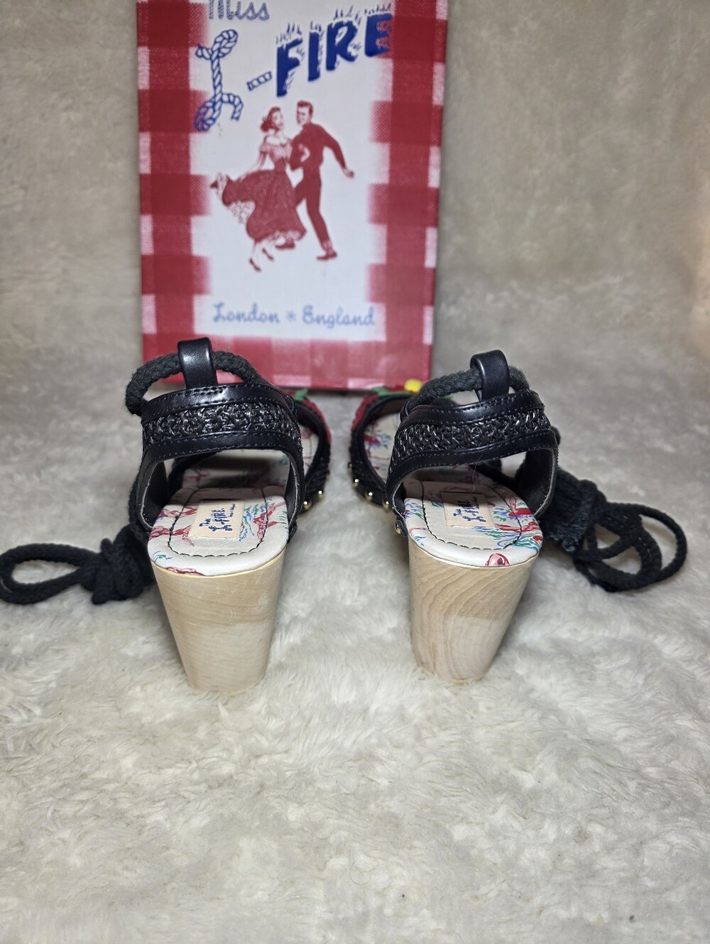 Miss L-Fire Tahiti Black Raffia Wood Wedges NIB 40 - Picture 5 of 10
